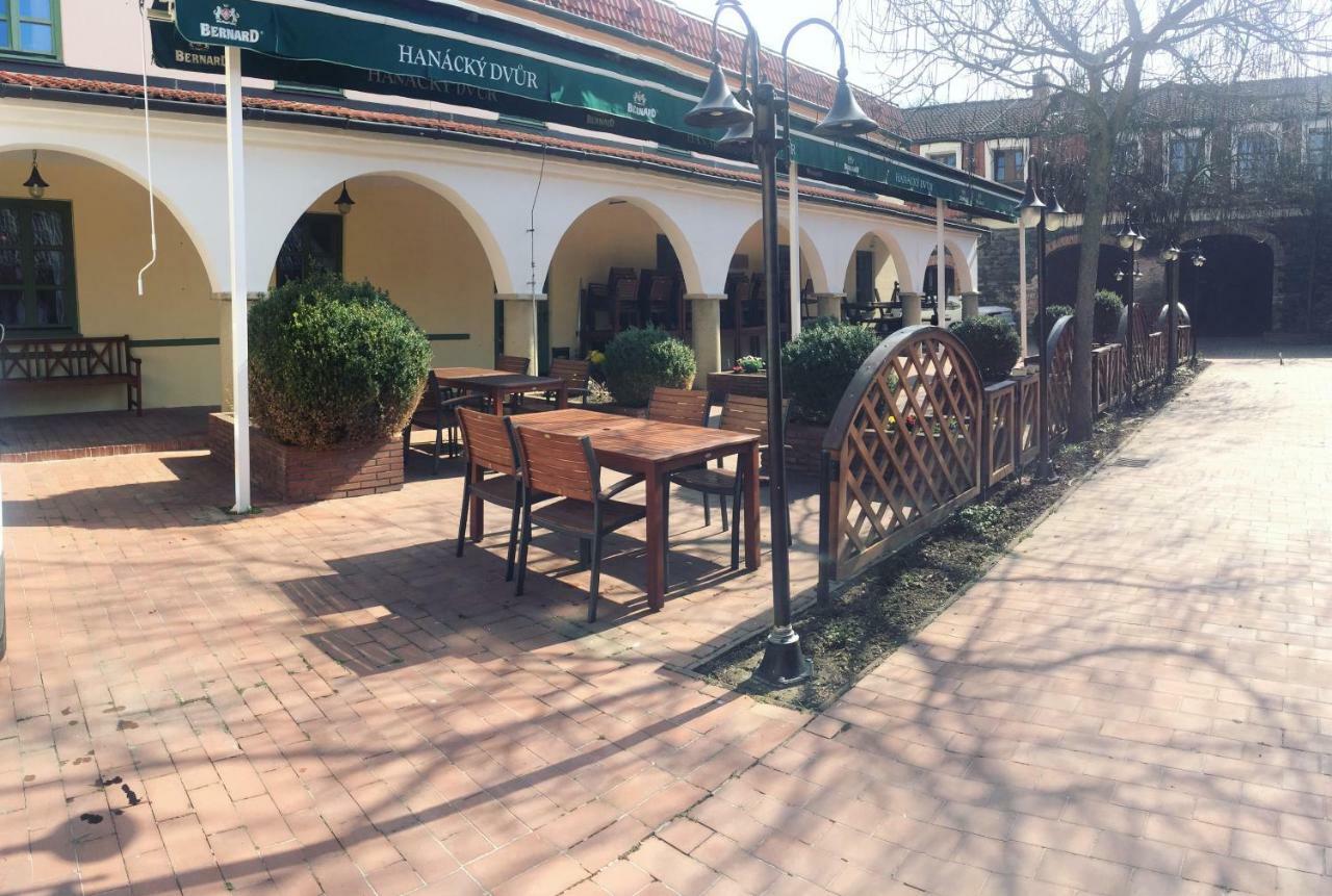 Hanacky Dvur Olmütz Exterior foto
